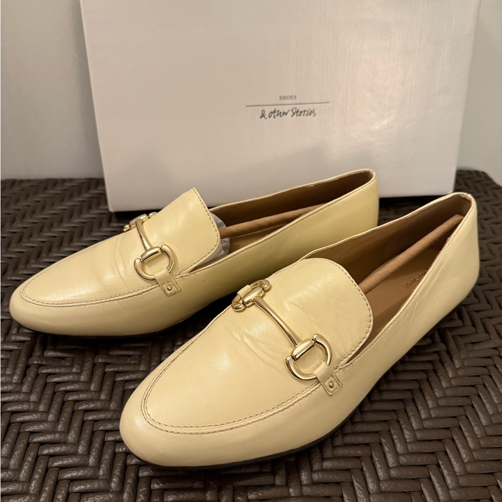 & Other Stories beige yellow Loafers flats with Gold Buckle sz 9/9.5 EUR 40